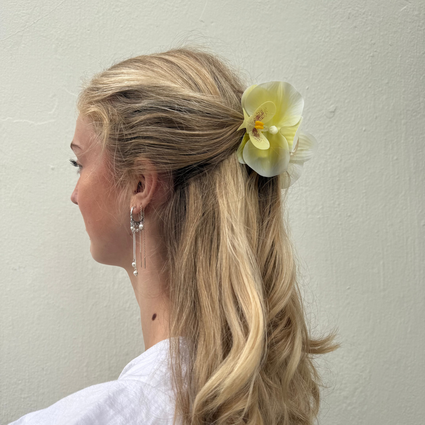 SS26 Collection - Small orchid hair clip (BUTTER YELLOW)