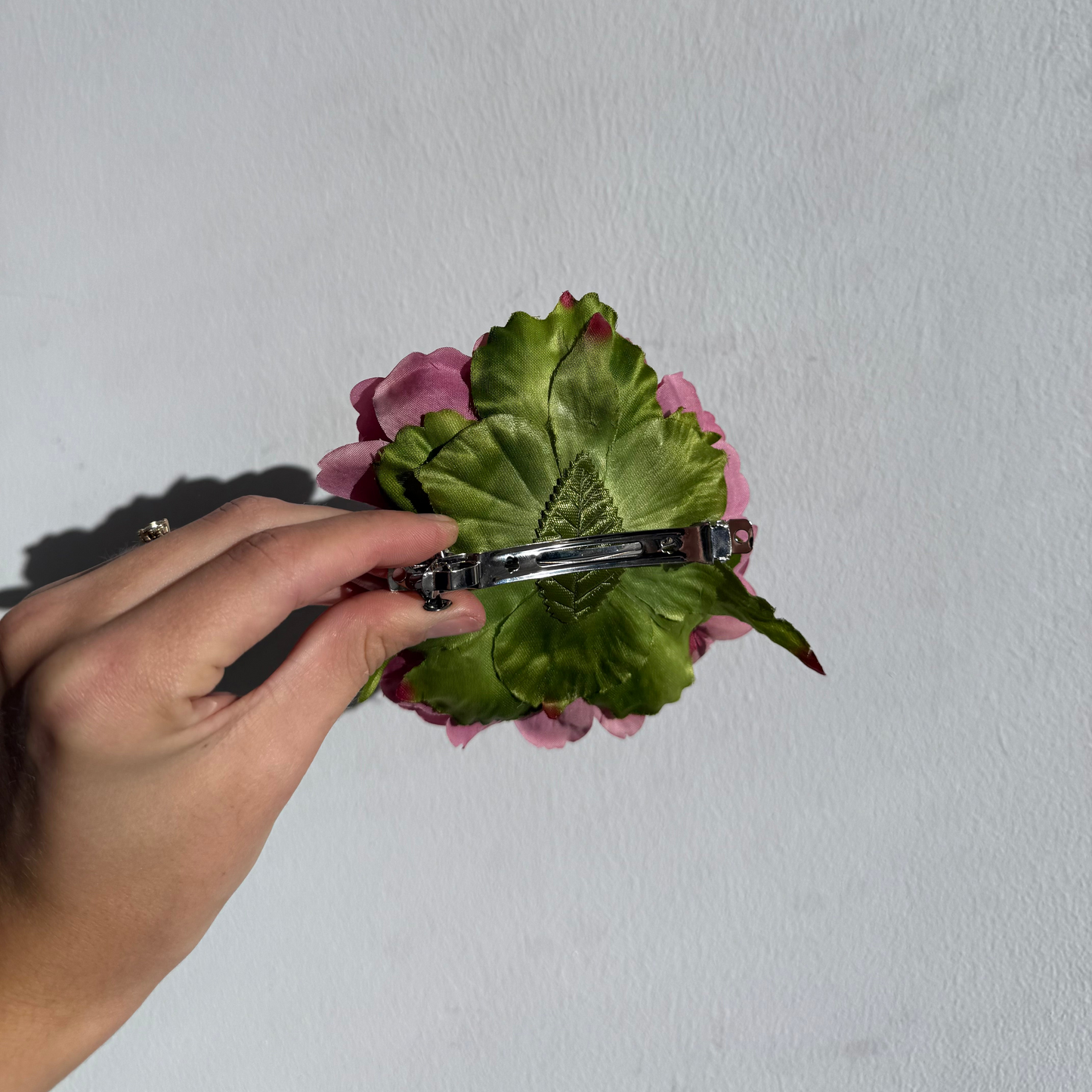 AW EDITION 2026 - Flat peony hair clip (PINK MAUVE)