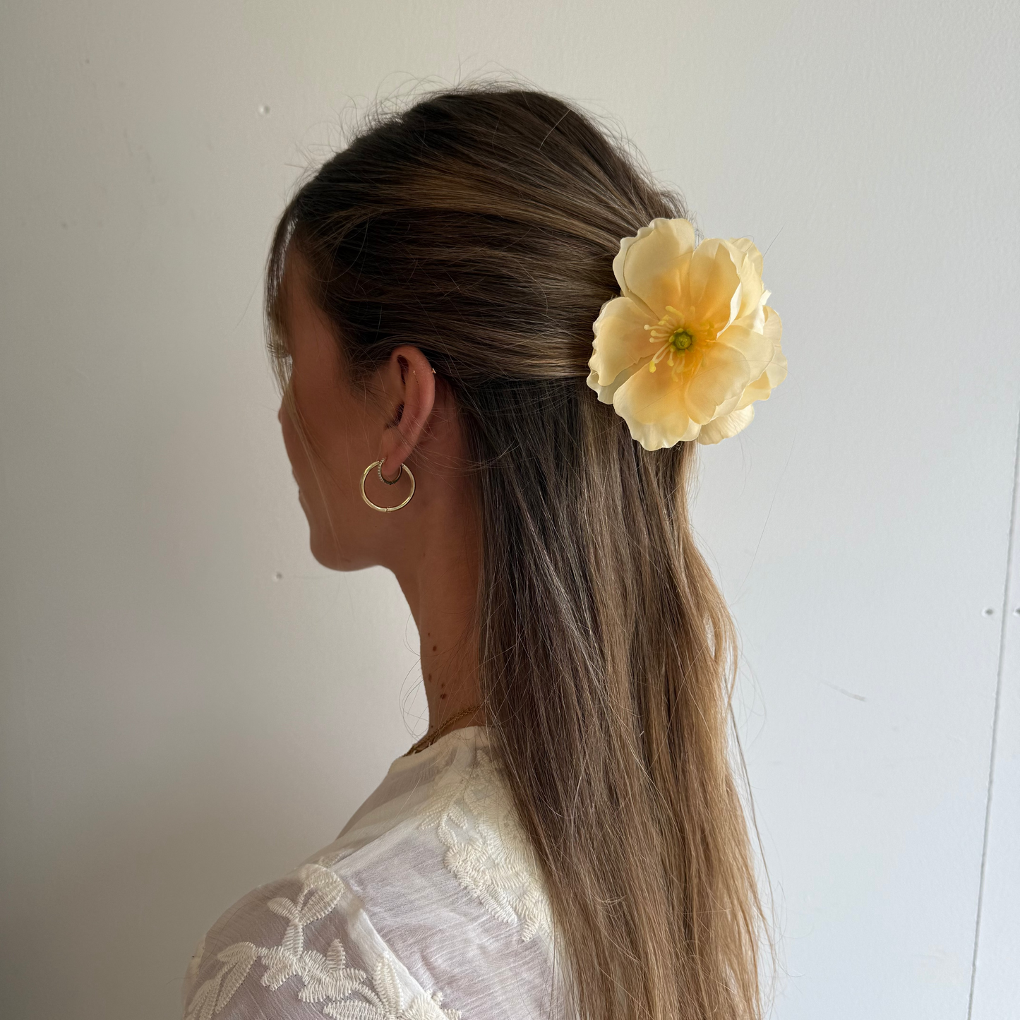 SS26 Collection - Small poppy hair clip (BUTTER YELLOW)