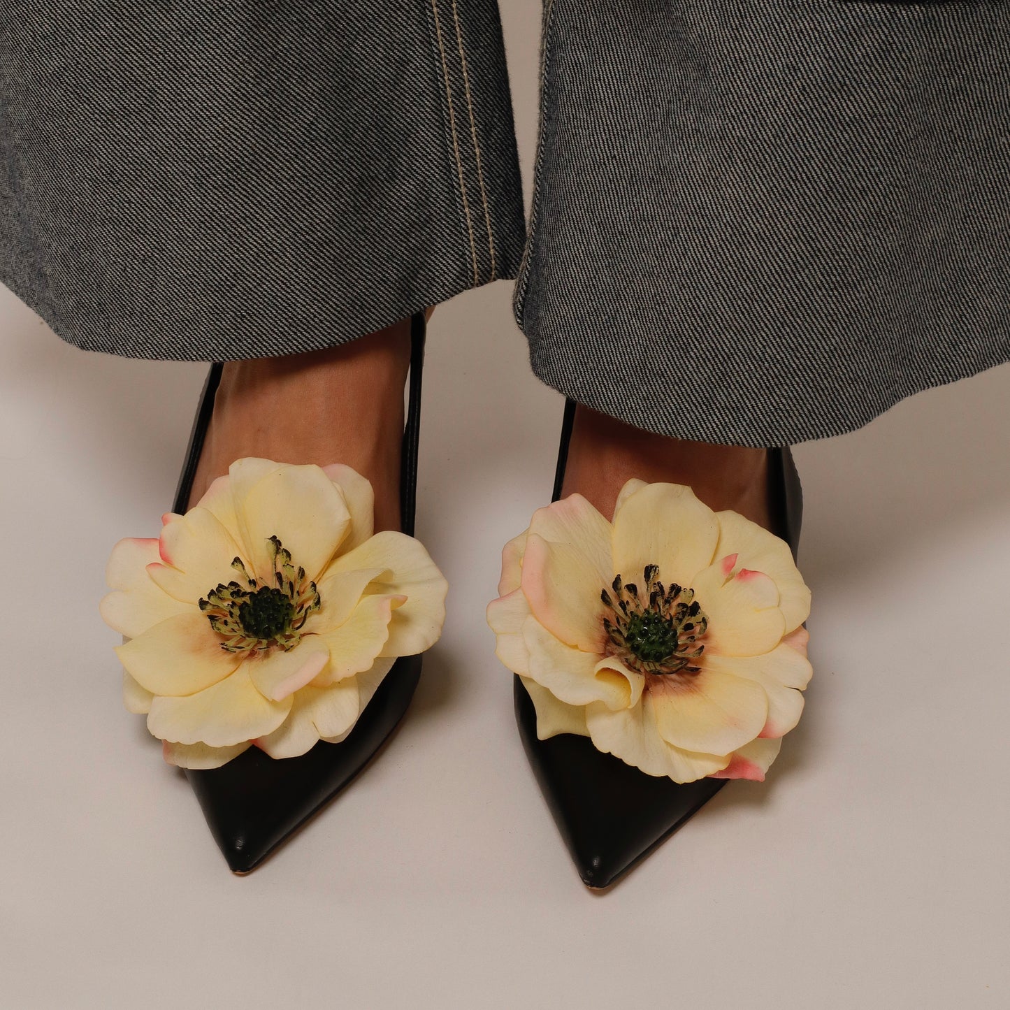 Anemone shoe clips - YELLOW