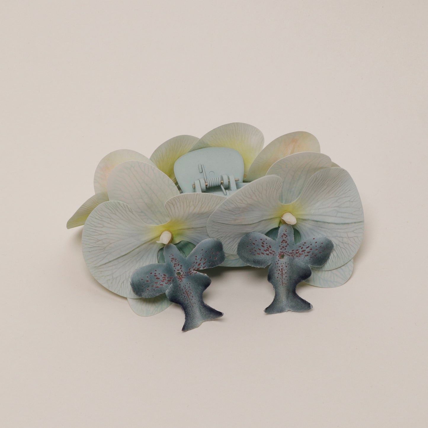 Large orchid hair clip - SKY BLUE