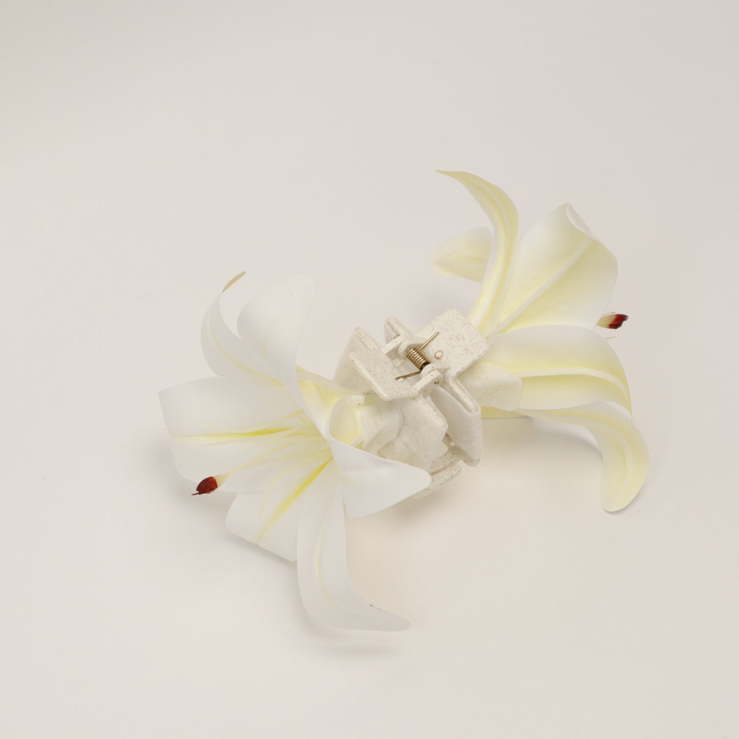 SUMMER EDITION - Small Lily hair clip (VANILLA)