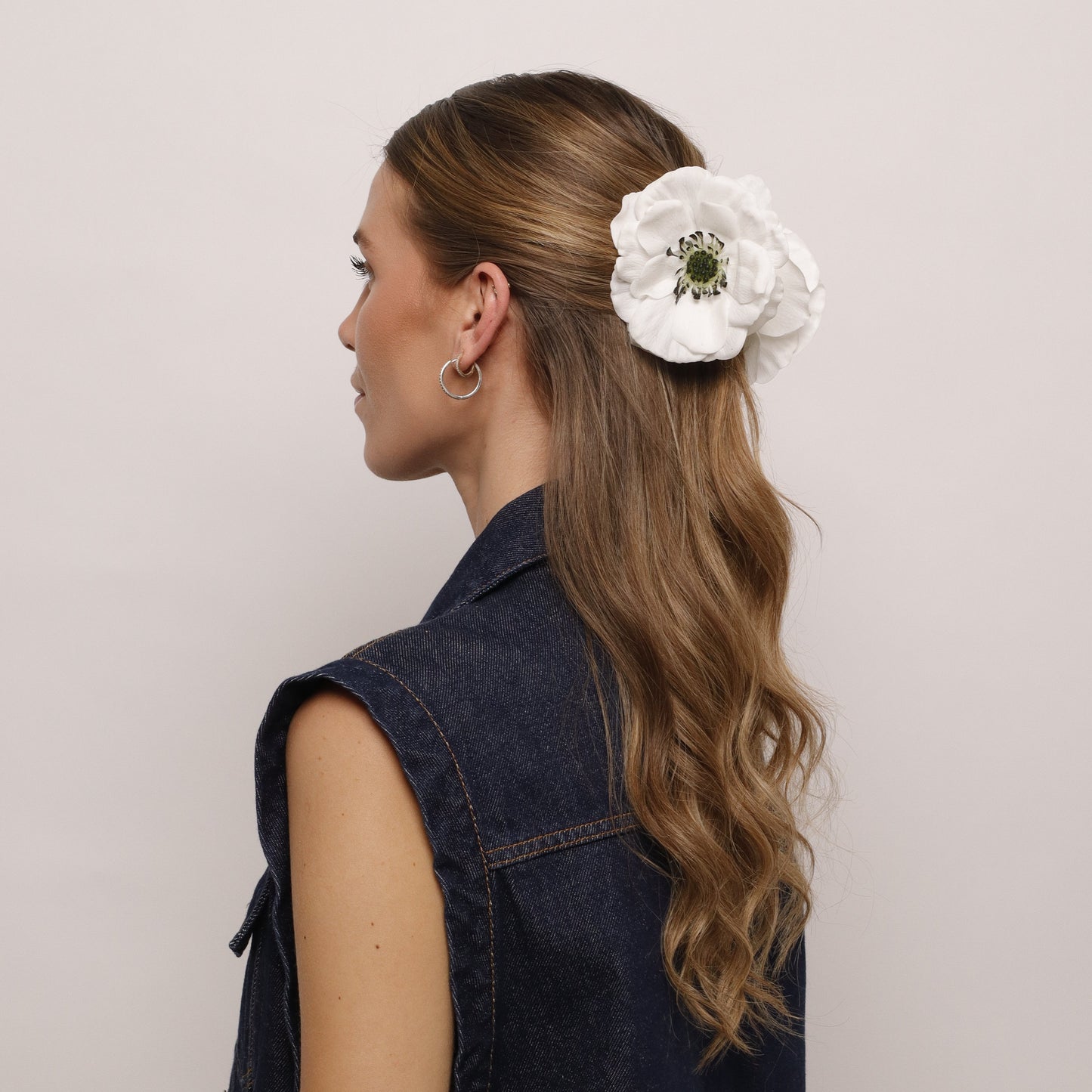 Anemone hair clip - WHITE