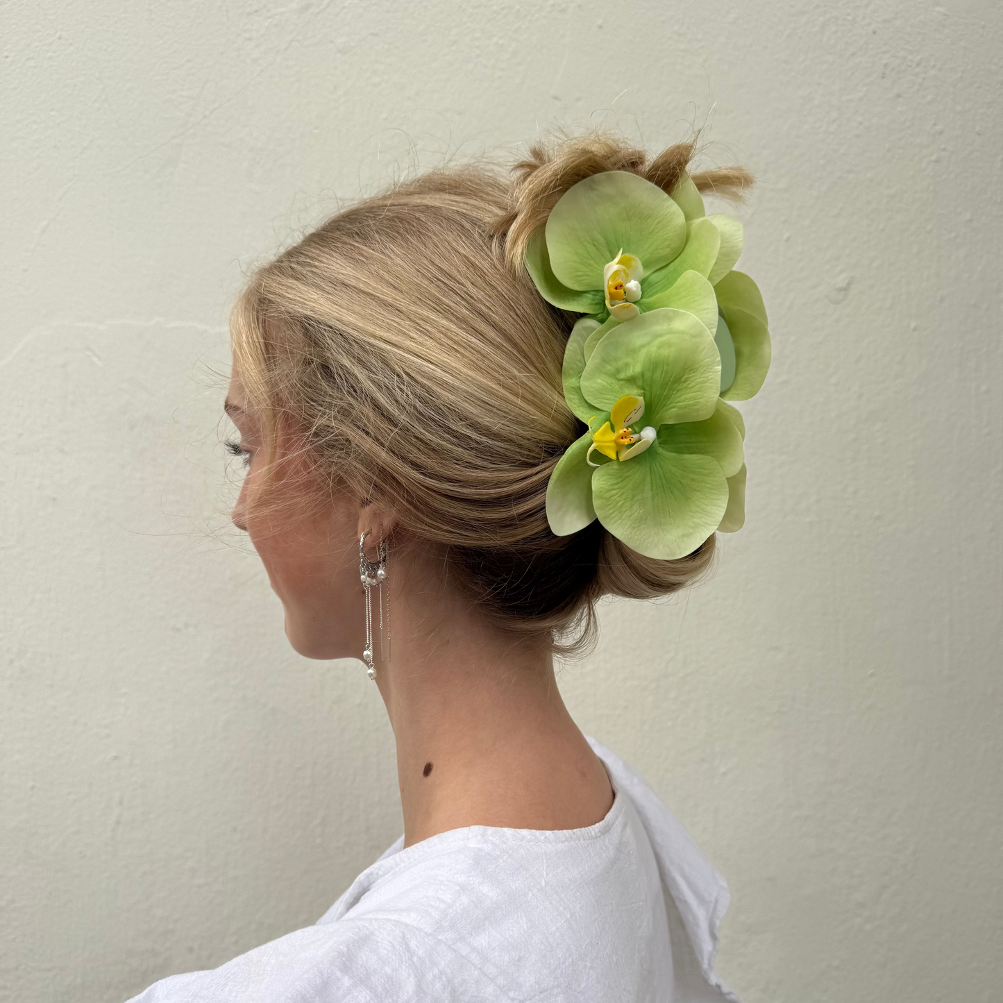 Large orchid hair clip - LIME