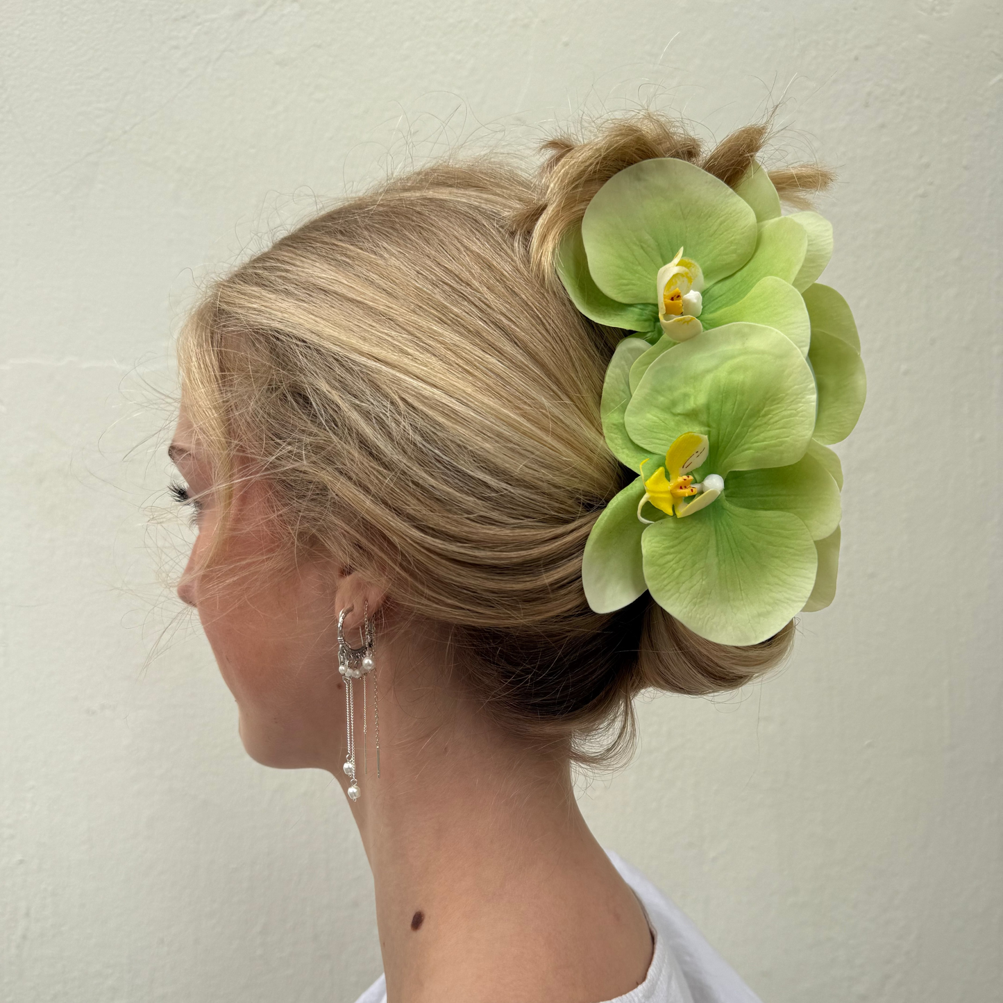 Large orchid hair clip - LIME