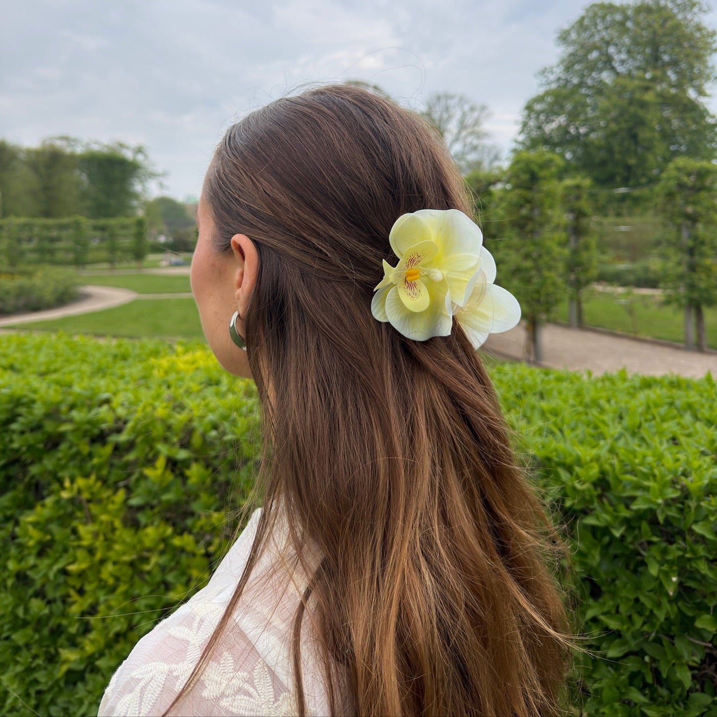 SS26 Collection - Small orchid hair clip (BUTTER YELLOW)