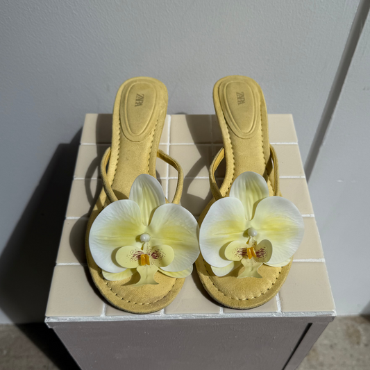 SS26 Collection - Shoe clips (BUTTER YELLOW)
