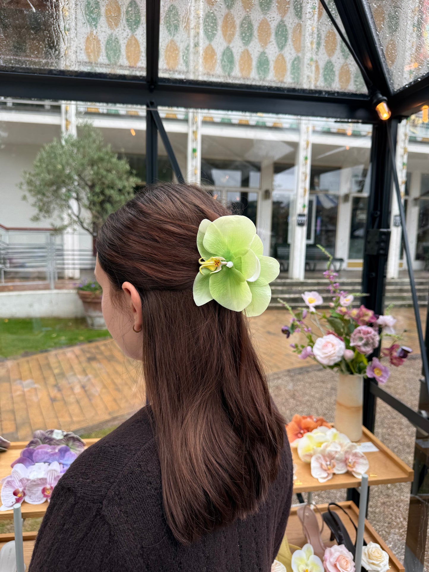 Small orchid hair clip - LIME
