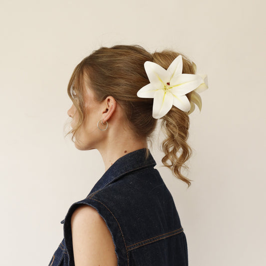 SUMMER EDITION - Large Lily hair clip (VANILLA)