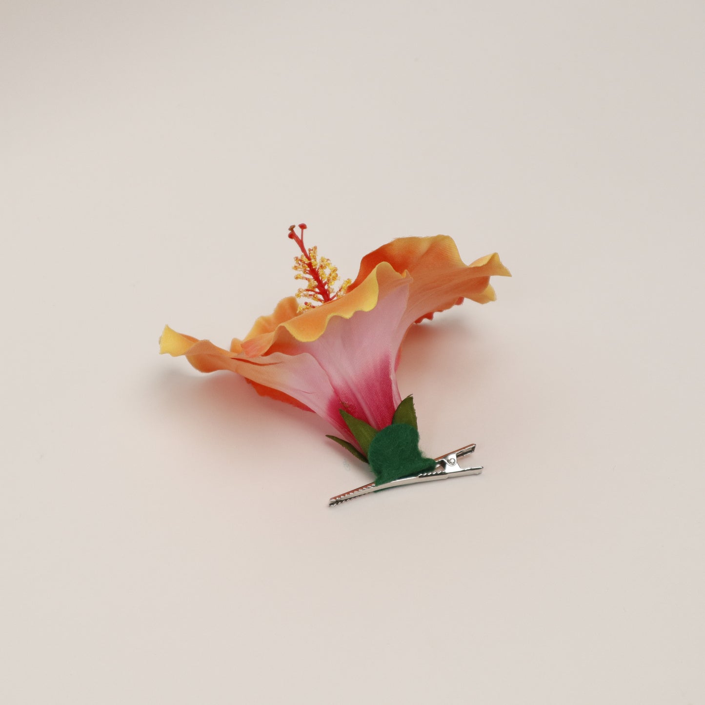 SUMMER EDITION - Hibiscus clip (PEACH)