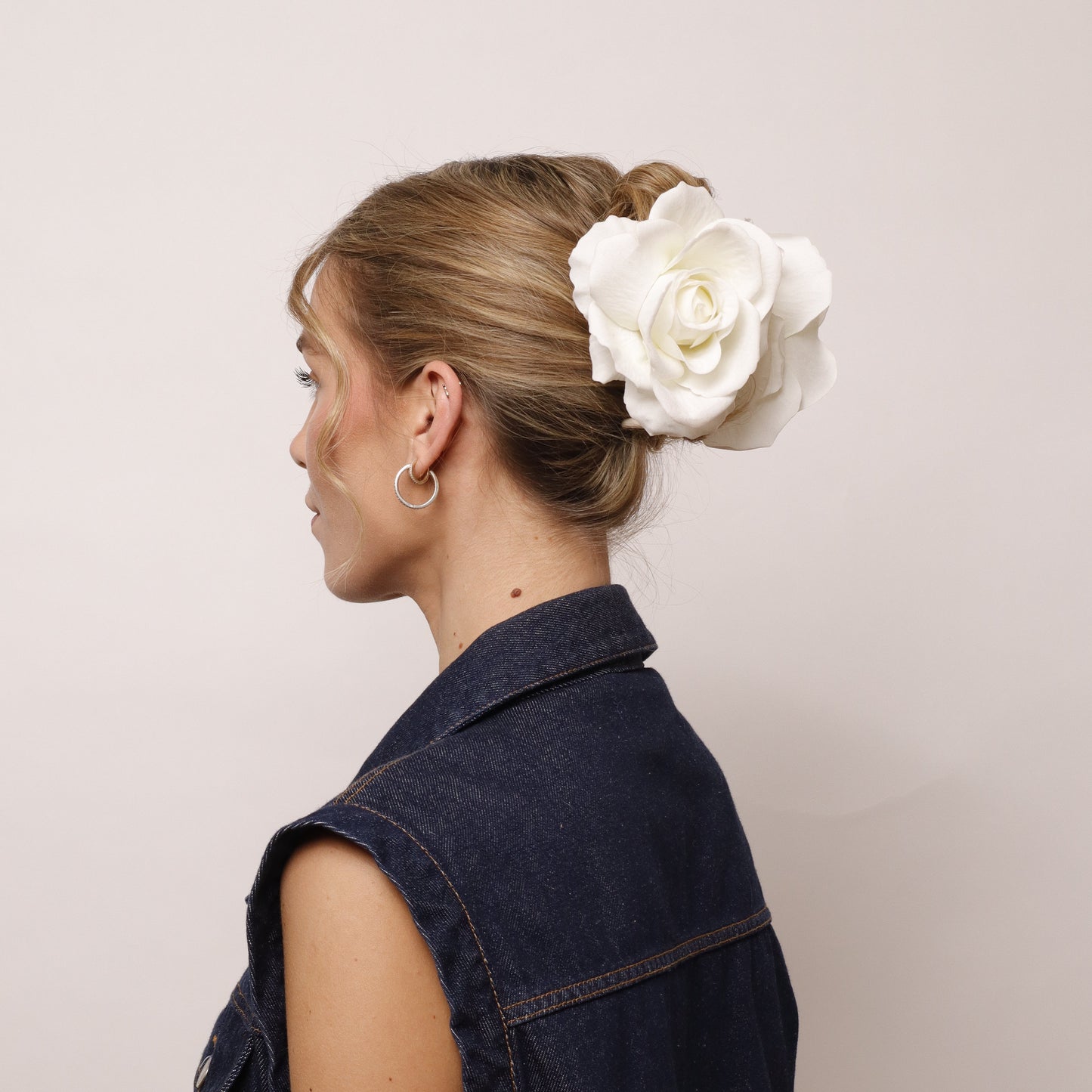 CHRISTMAS EDITION - Rose hair clip (SNOW WHITE)